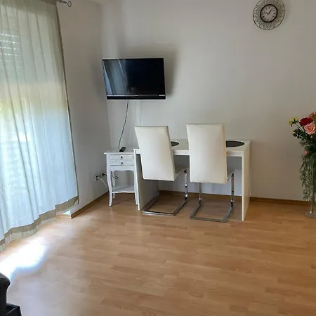 Apartment Zv-scholtz Mozartstr, 15 Ap-kl *